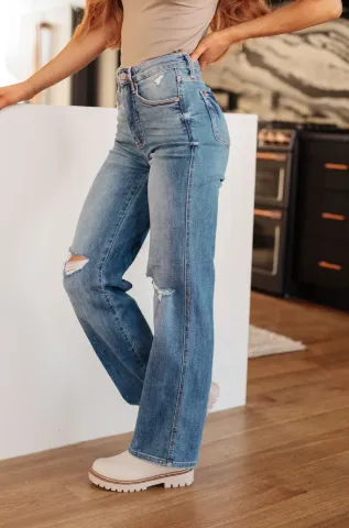 Dakota Knee Destroy Straight Judy Blue Jeans